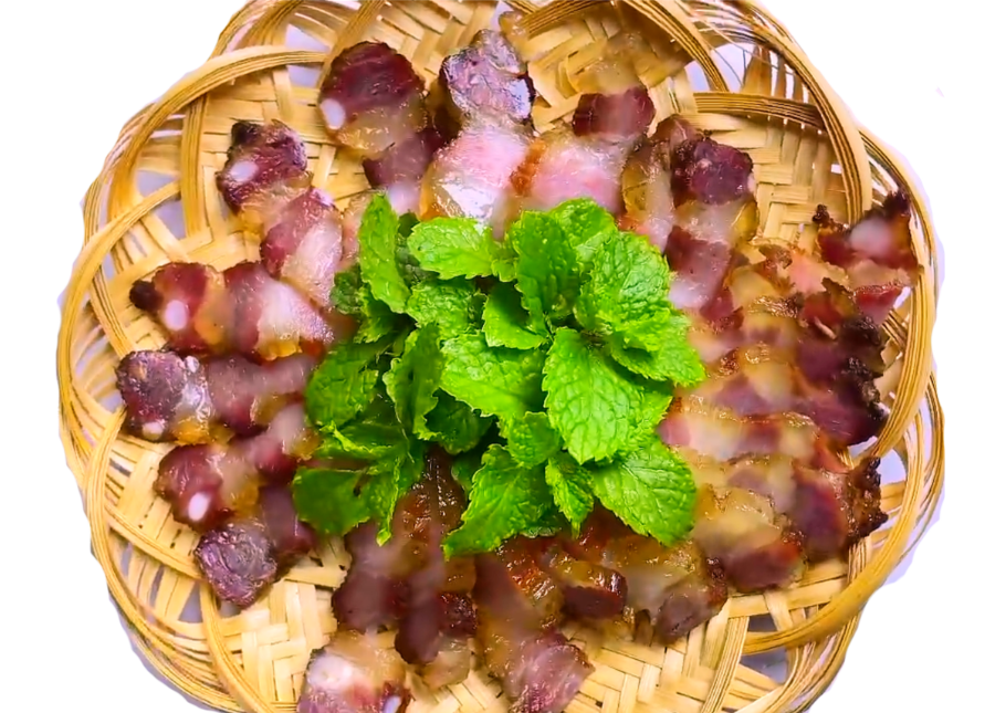 Ba chỉ lợn đen Mường Khương đặc sản ướp muối hun khói