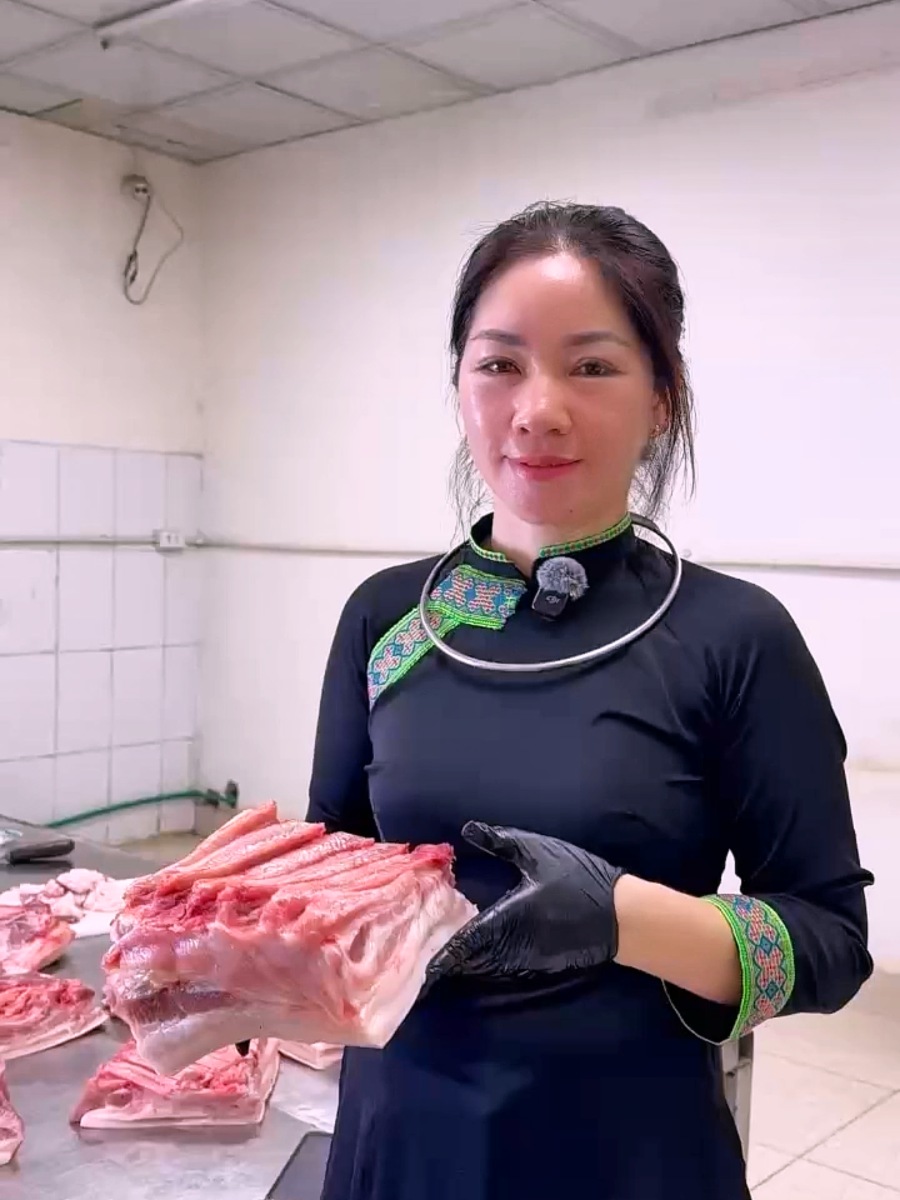 Câu hỏi thường gặp về Khâu Nhục thịt lợn đen bản địa Mường Khương Mé Food