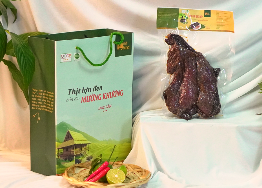 Thịt lợn gác bếp làm từ thịt lợn đen bản địa có gì khác với thịt lợn gác bếp thông thường?